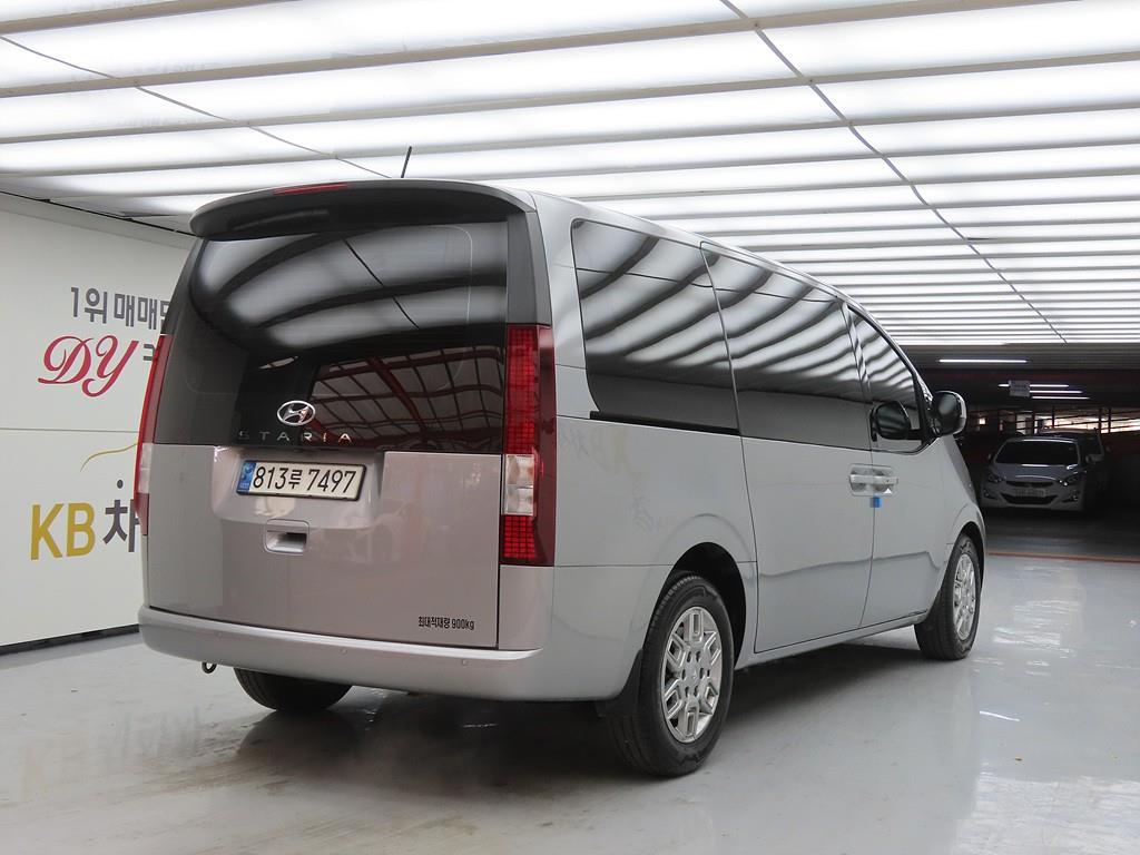 HYUNDAI Staria - Vista 4