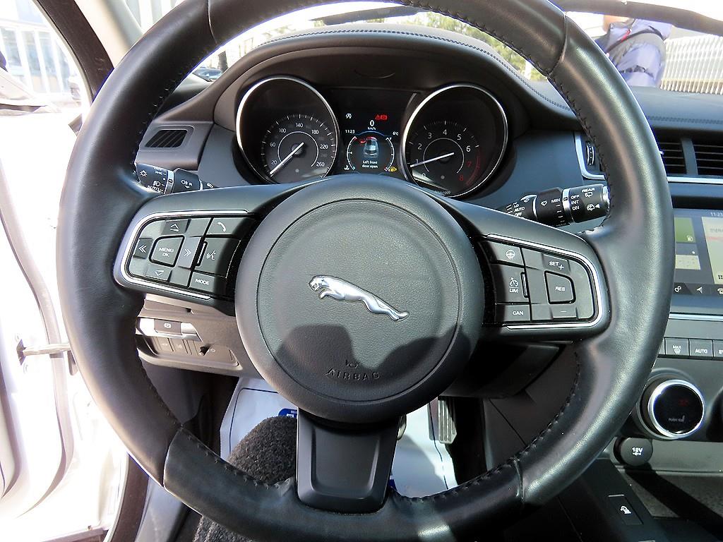 Jaguar E-PACE - Vista 8