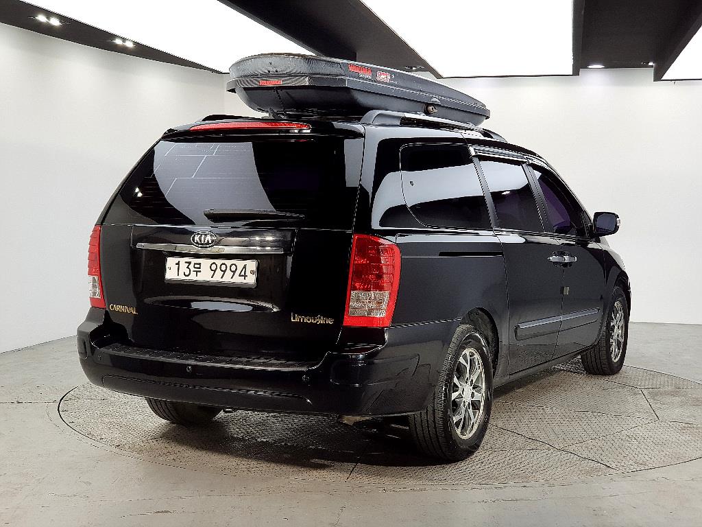 KIA Carnival - Vista 4