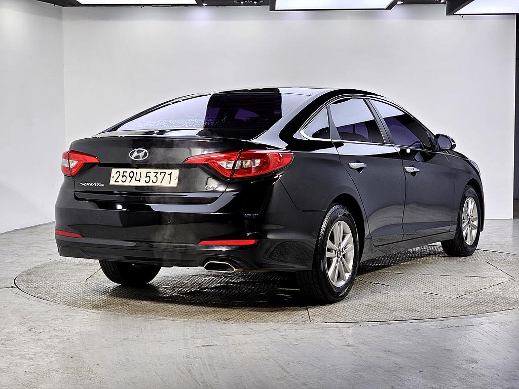 HYUNDAI Sonata - Vista 4