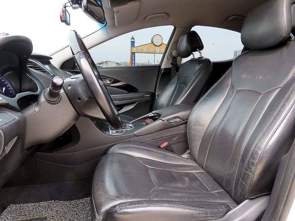 HYUNDAI Grandeur - Vista 5