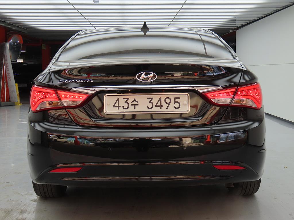 HYUNDAI Sonata - Vista 4