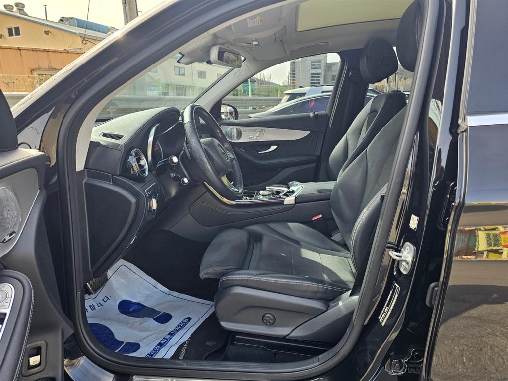 Mercedes Benz GLC Class - Vista 10