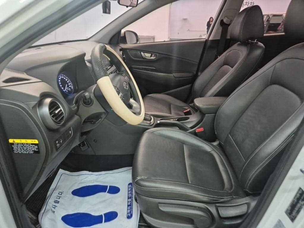 HYUNDAI Kona - Vista 11