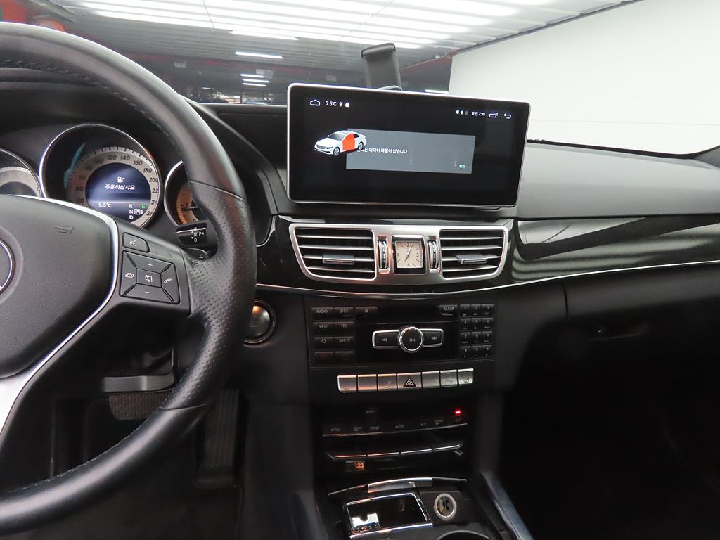 Mercedes Benz E class - Vista 10