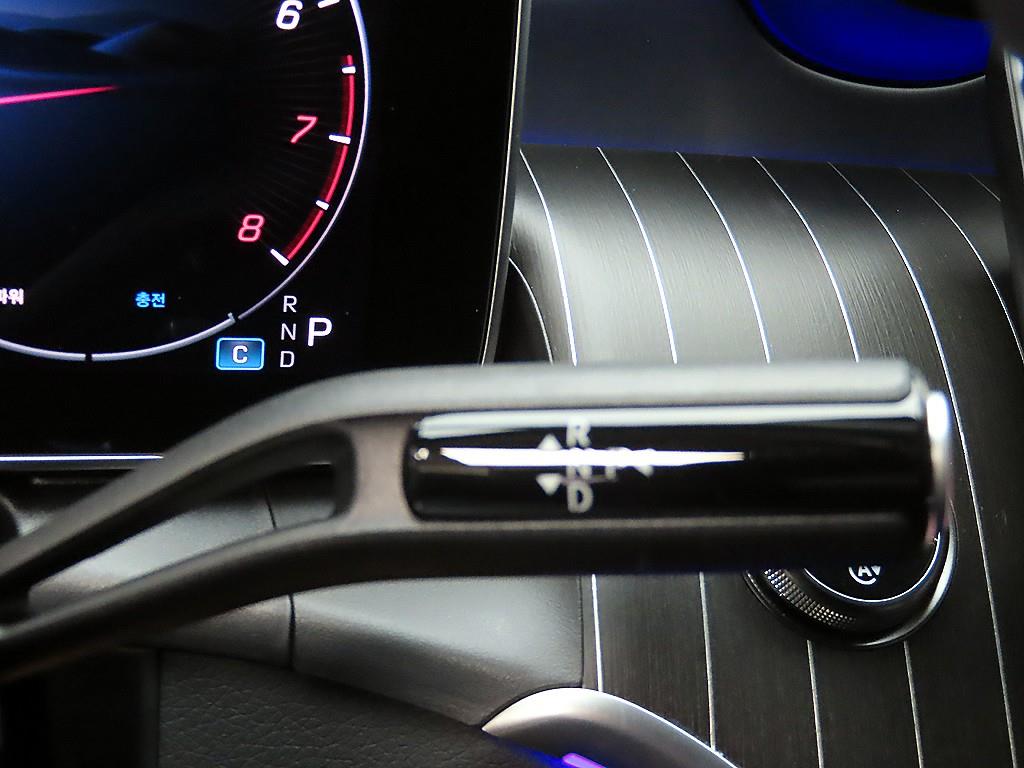 Mercedes Benz GLC Class - Vista 10