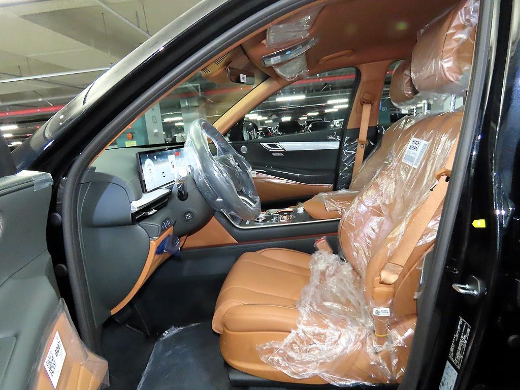 Genesis GV80 - Vista 6