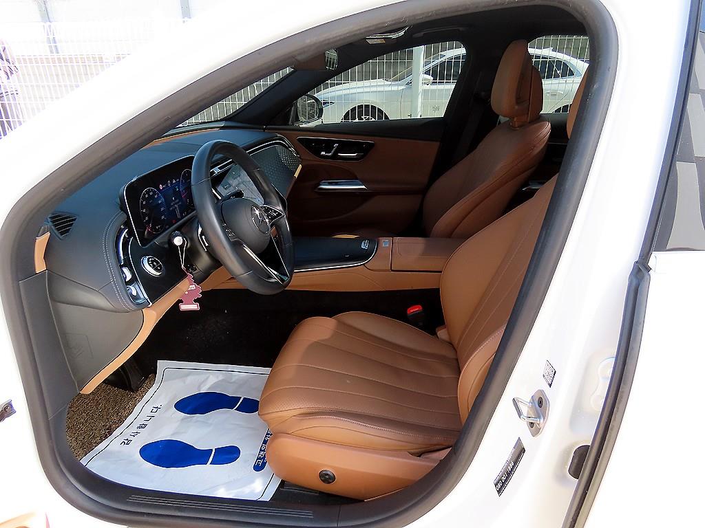 Mercedes Benz E class - Vista 5