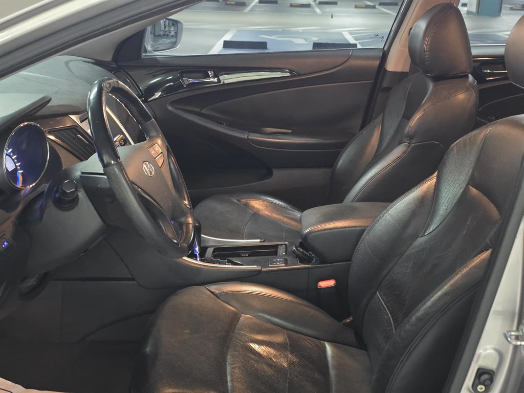 HYUNDAI Sonata - Vista 12