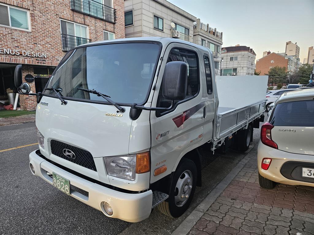 medium and large cargo Cargo 2006 Blanco - Importación desde Corea - HF Imports Iquique - Foto 1