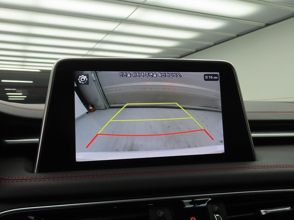 Genesis G70 - Vista 10