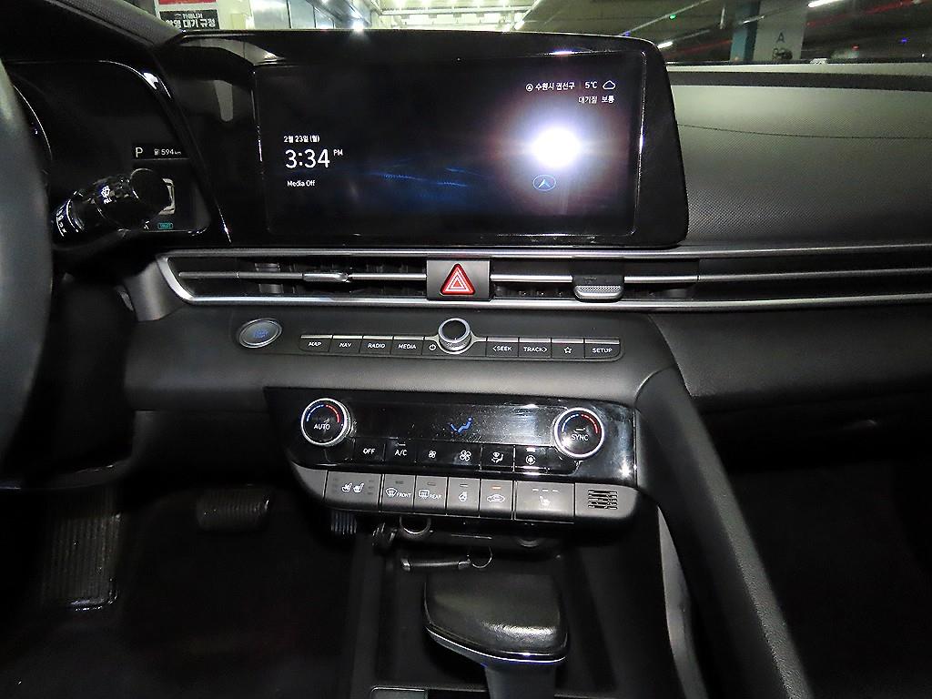 HYUNDAI Avante - Vista 11