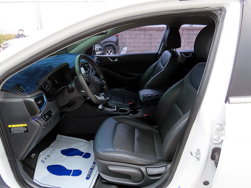 HYUNDAI Ioniq - Vista 5