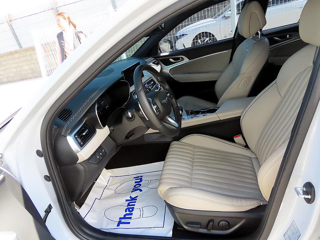 Genesis G70 - Vista 5