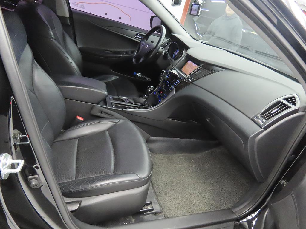 HYUNDAI Sonata - Vista 7