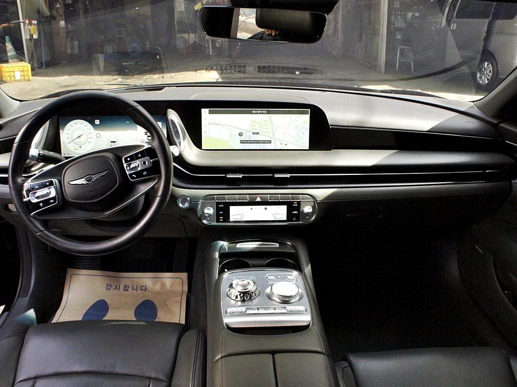 Genesis G90 - Vista 11