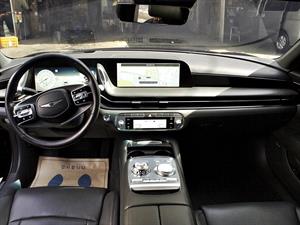 Genesis G90 - Vista 12