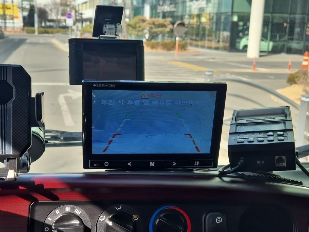 medium and large cargo truck - Vista 11