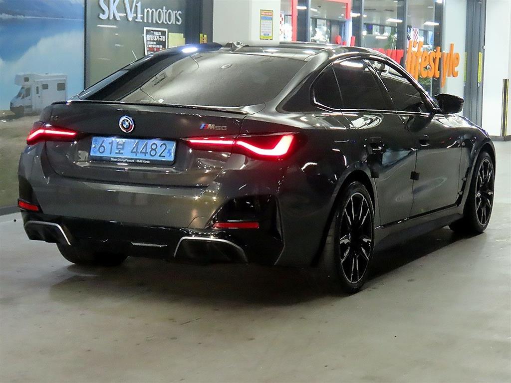 BMW i4 - Vista 4