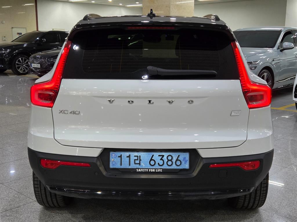 Volvo XC40 - Vista 4