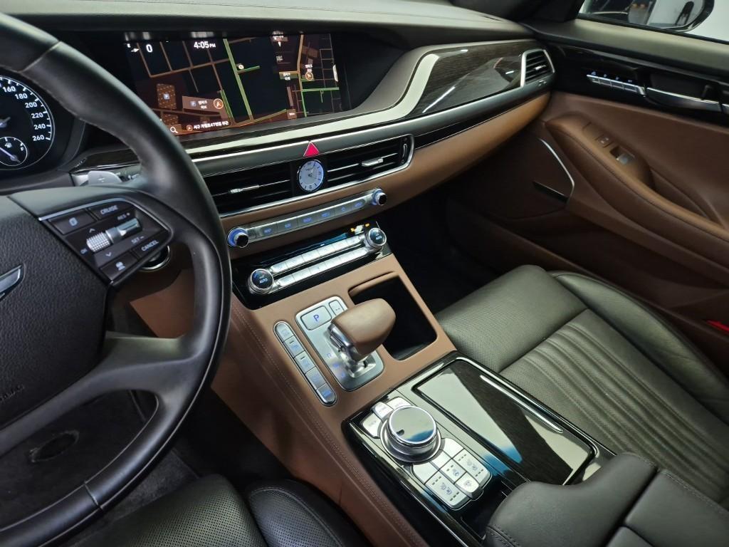 Genesis G80 - Vista 10