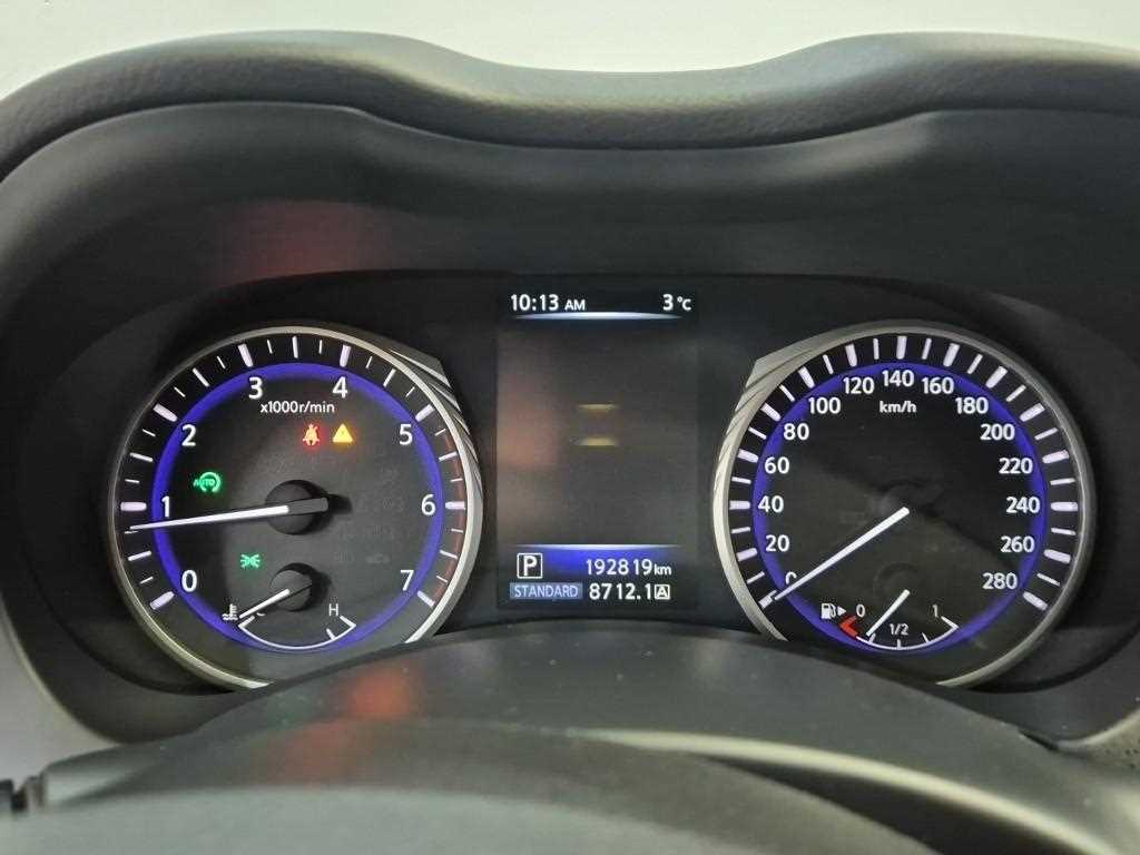 Infiniti Q - Vista 6