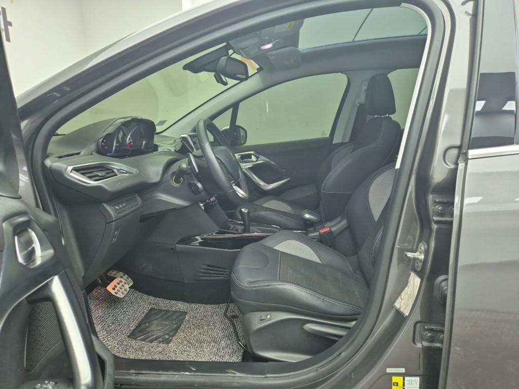 Peugeot 2008 - Vista 11