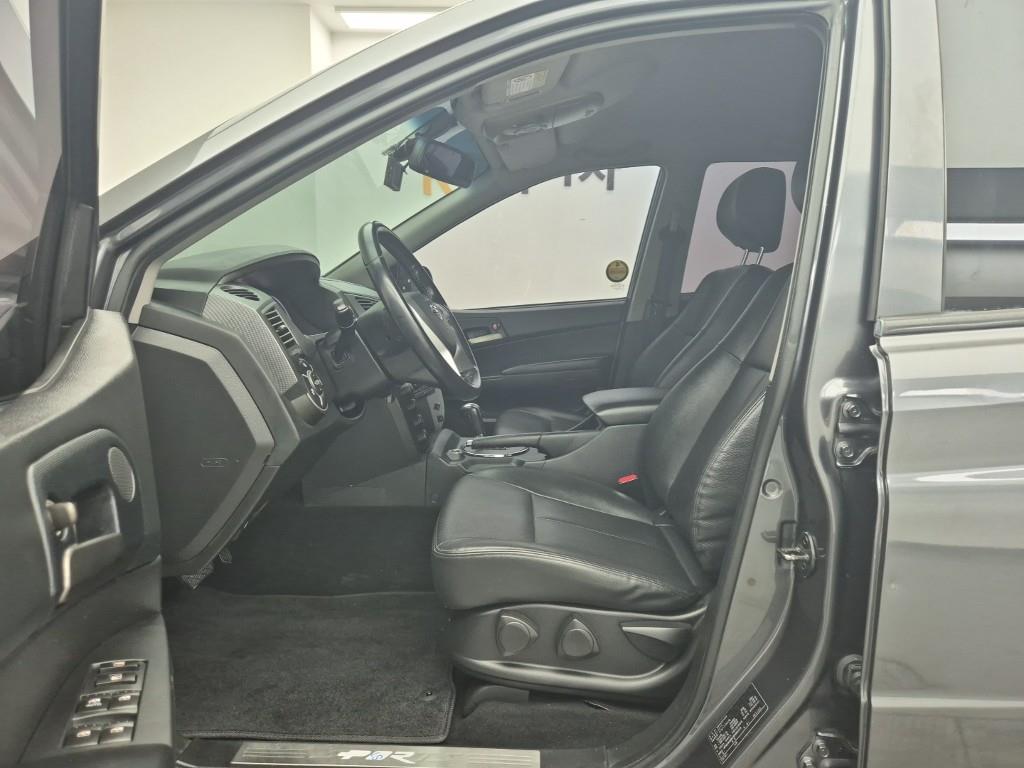 Ssangyong Korando - Vista 11