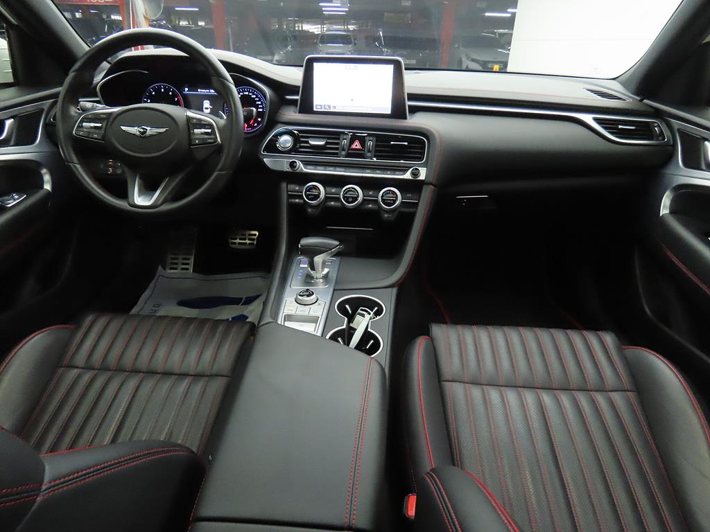 Genesis G70 - Vista 5