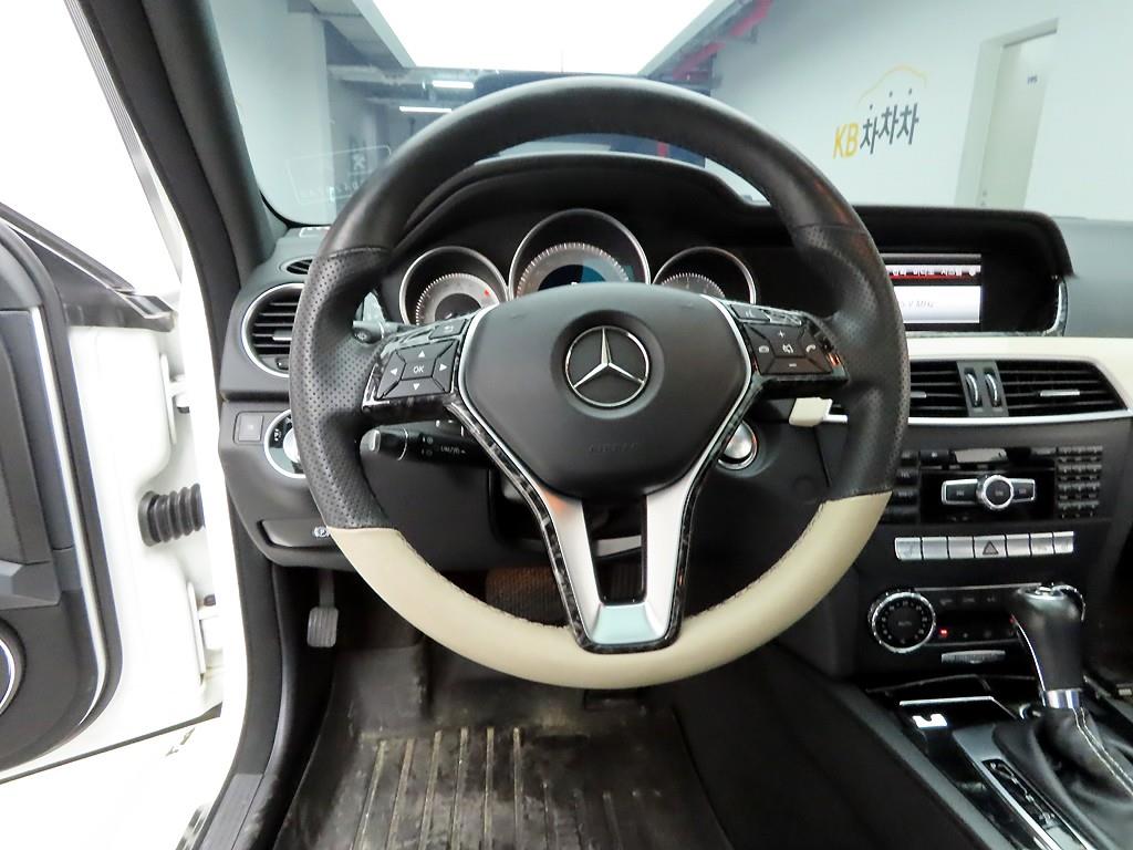 Mercedes Benz C Class - Vista 8