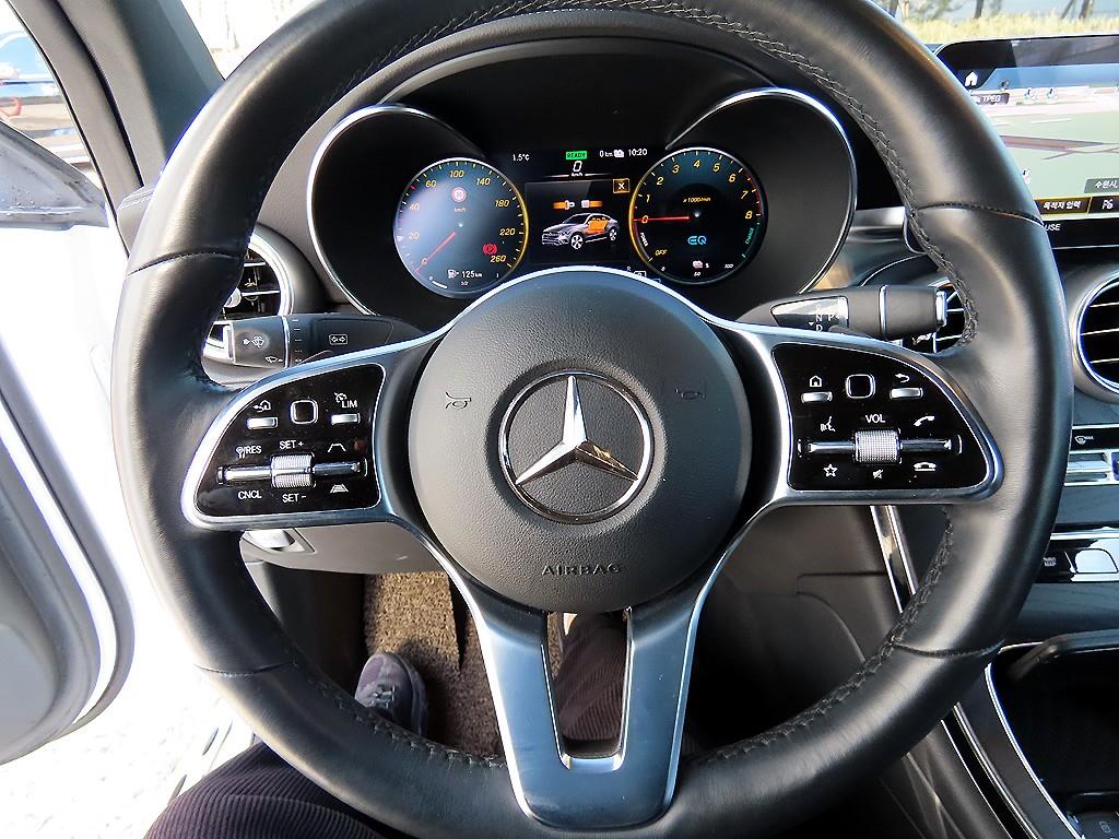 Mercedes Benz GLC Class - Vista 8