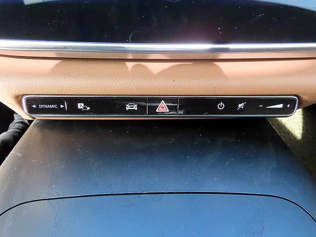 Mercedes Benz E class - Vista 12