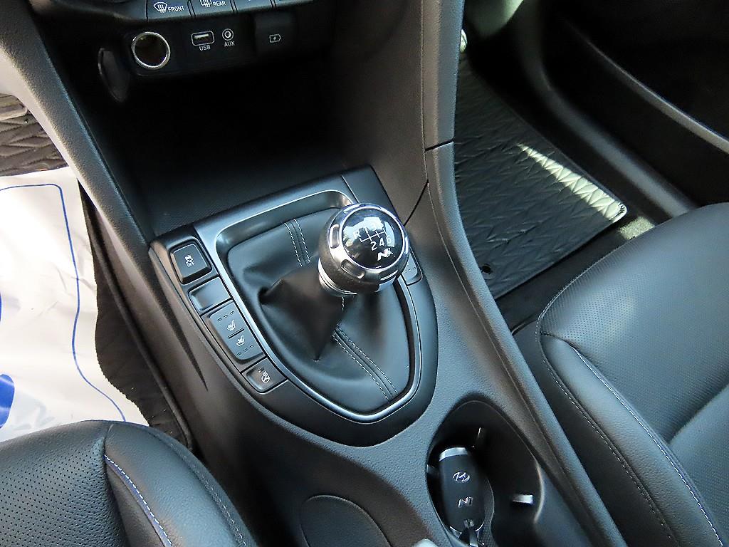 HYUNDAI Veloster - Vista 10