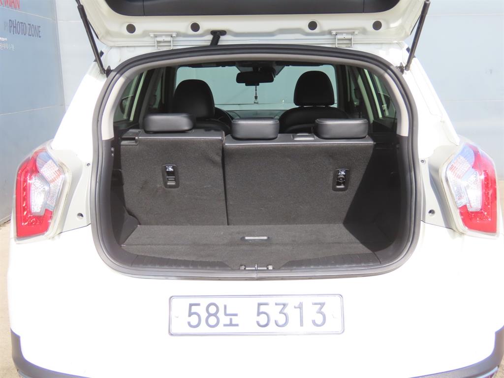 Ssangyong Tivoli - Vista 9