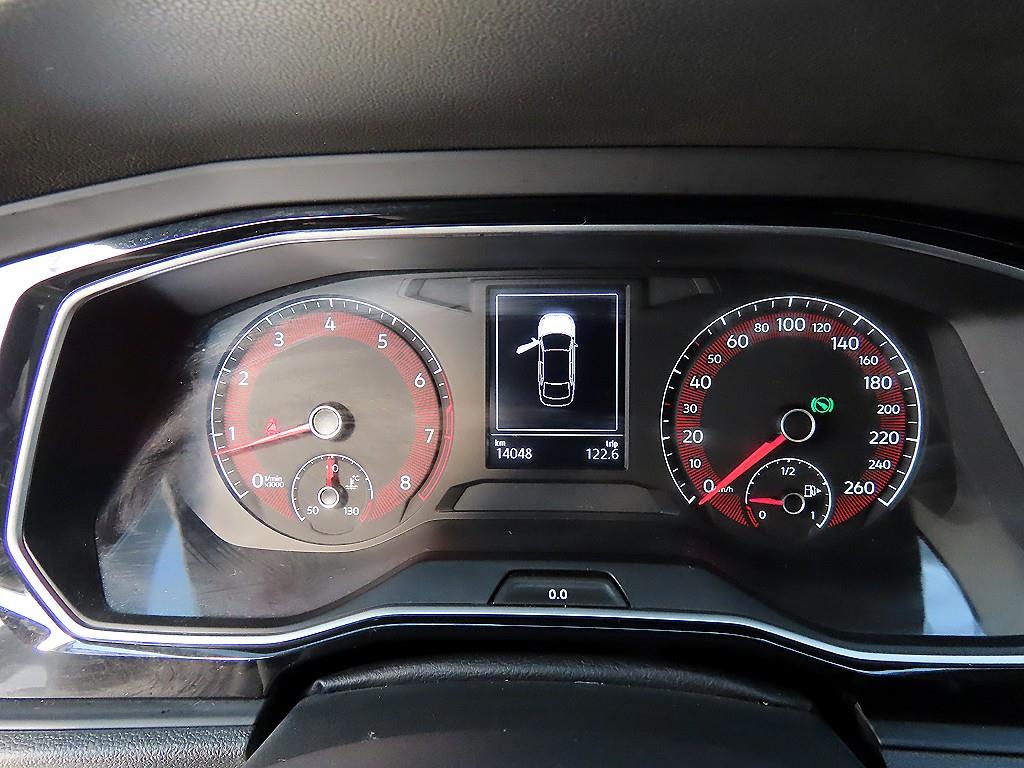 Volkswagen Jetta - Vista 9