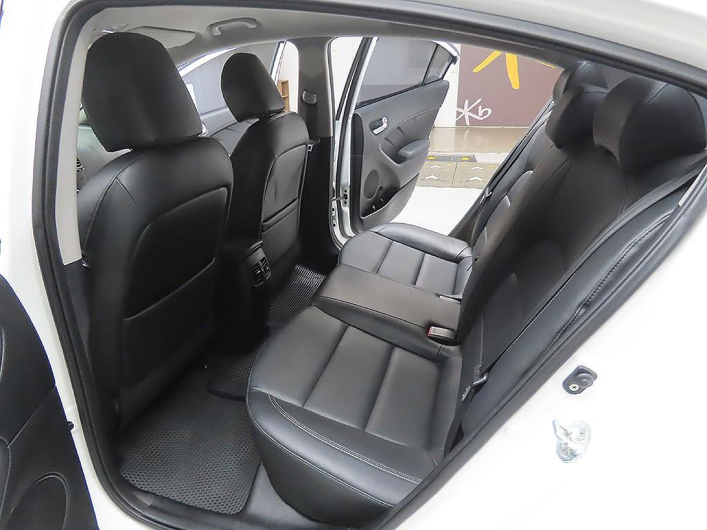 KIA K3 2014 Blanco - Importación desde Corea - HF Imports Iquique - Foto 8