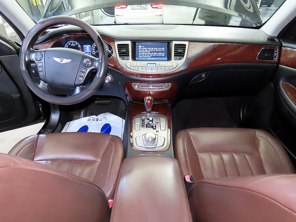 HYUNDAI Genesis - Vista 10