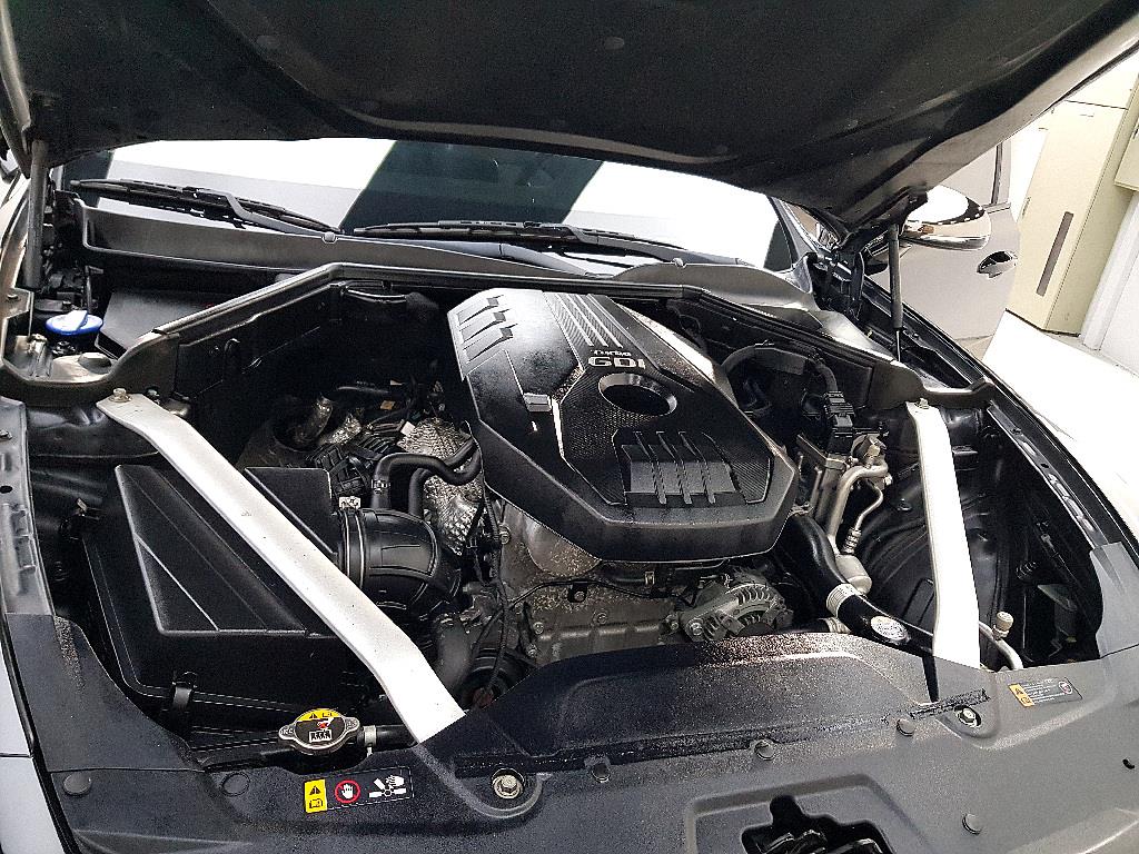 KIA Stinger - Vista 6