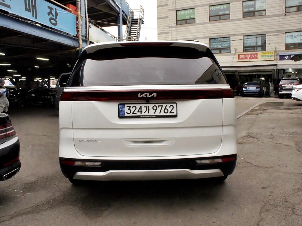 KIA Carnival - Vista 5