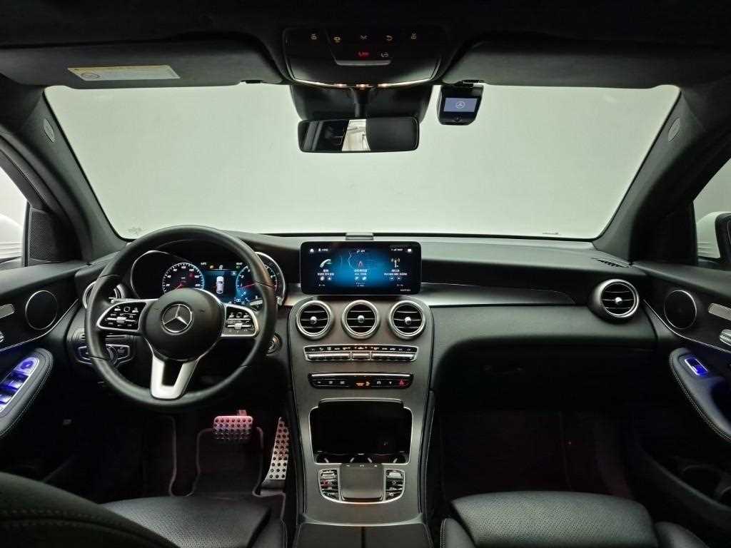 Mercedes Benz GLC Class - Vista 7