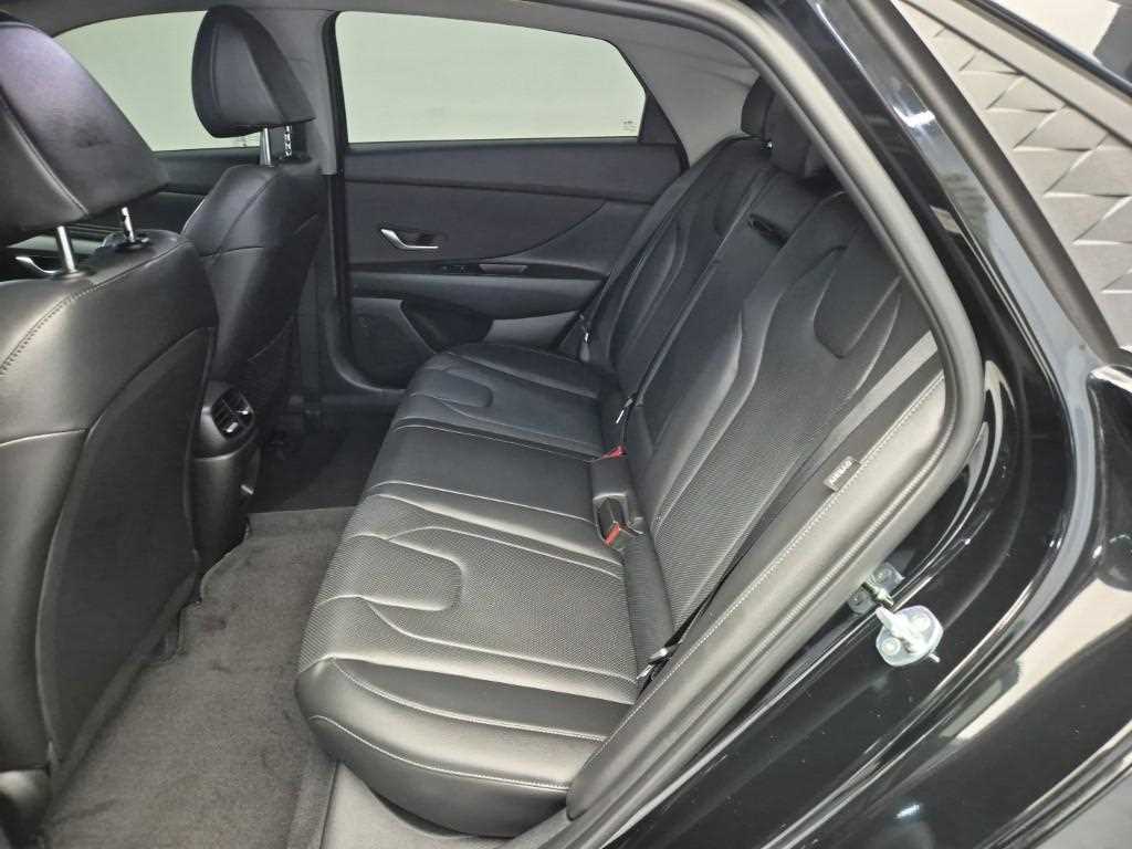 HYUNDAI Avante - Vista 12