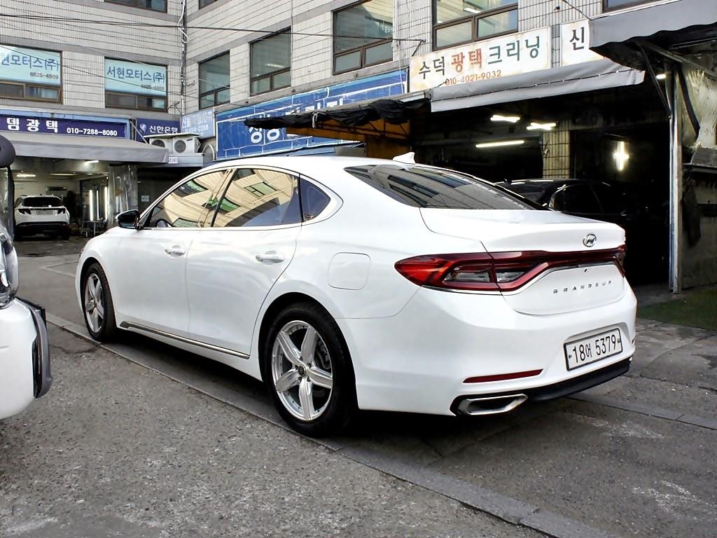 HYUNDAI Grandeur - Vista 7