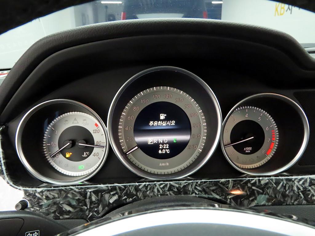 Mercedes Benz C Class - Vista 6