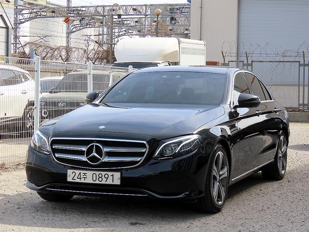 Mercedes Benz E class - Vista 2