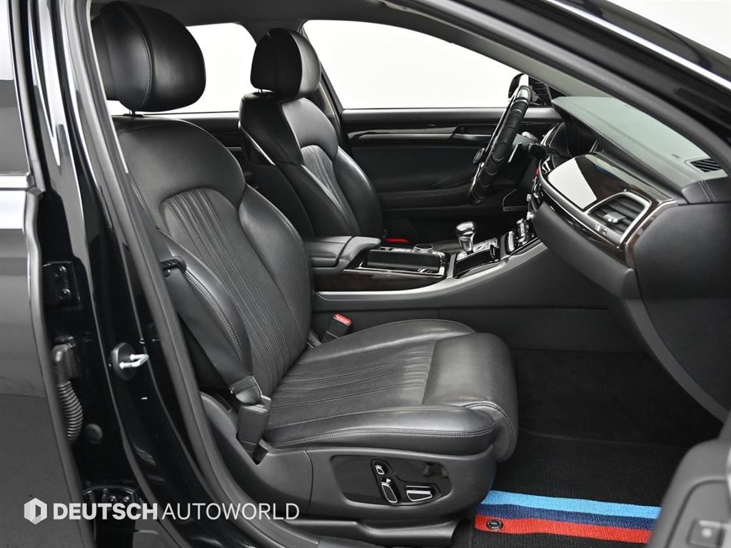 Genesis EQ900 - Vista 10