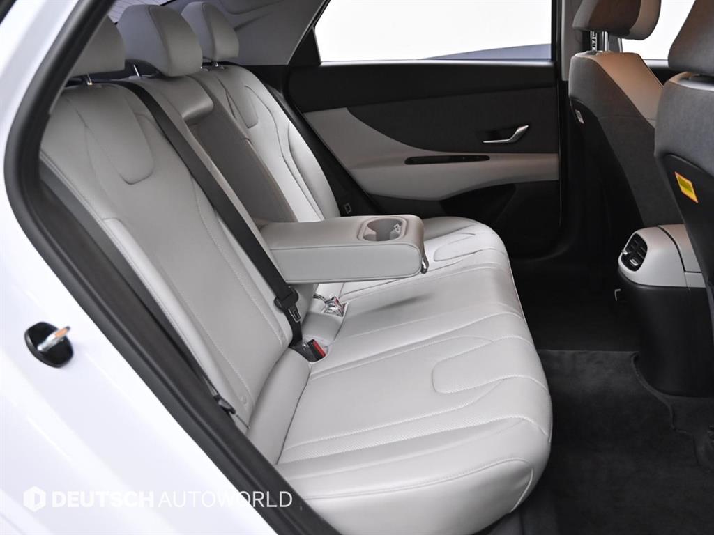 HYUNDAI Avante - Vista 12