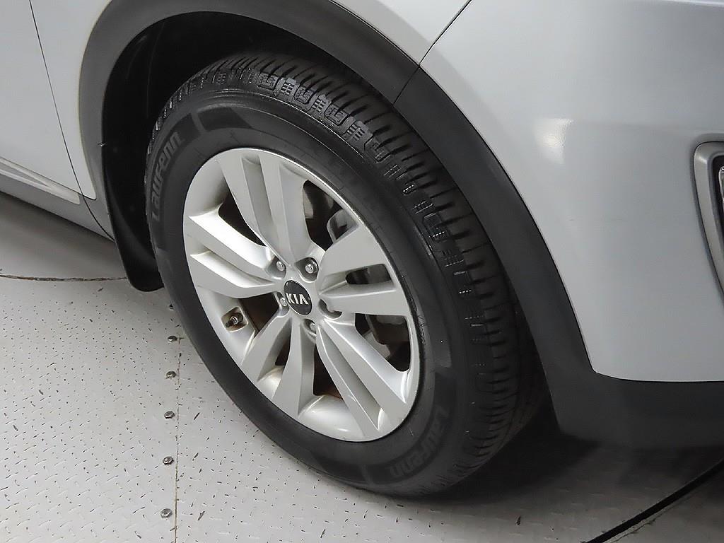 KIA Sorento - Vista 9