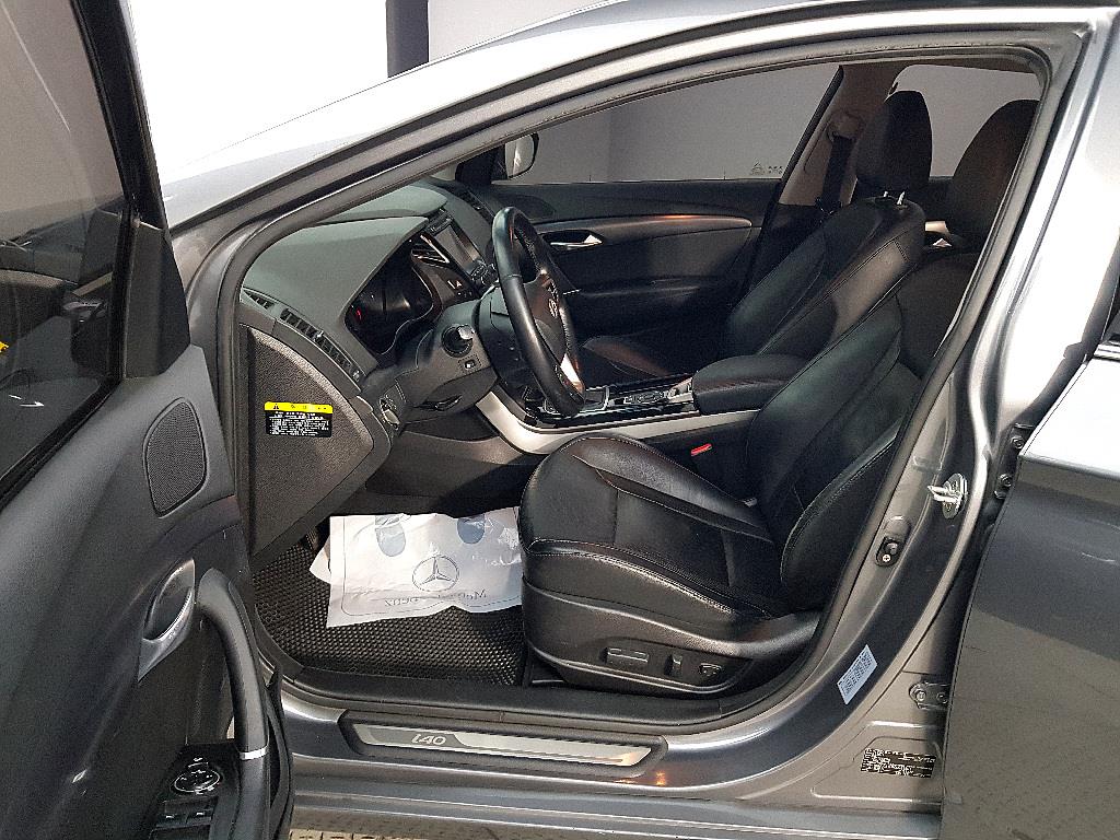 HYUNDAI i40 - Vista 8