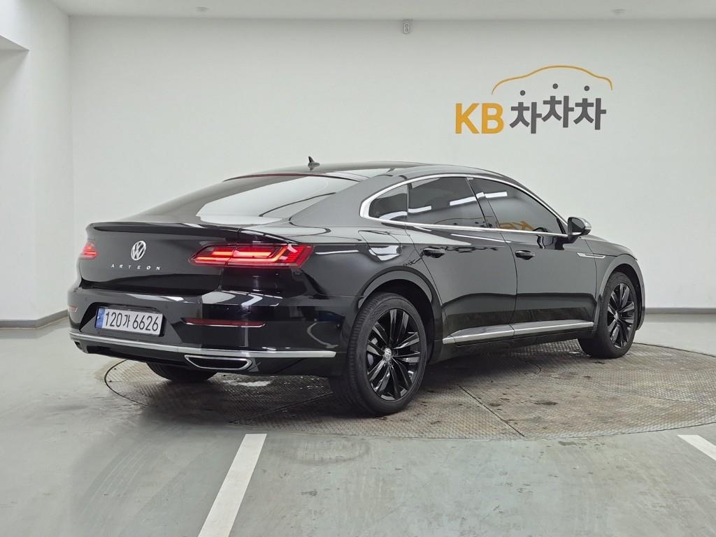 Volkswagen Arteon - Vista 4