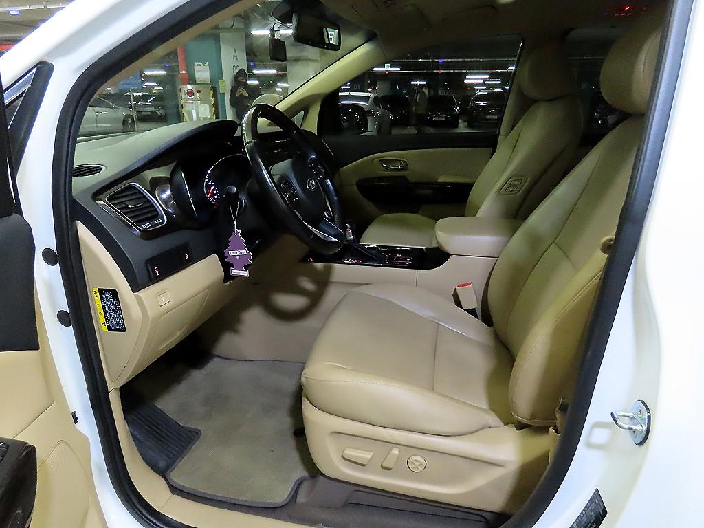KIA Carnival - Vista 6